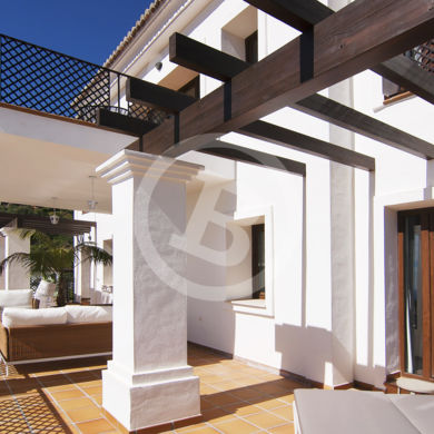 Fotografía inmobiliaria exterior de terraza, sacada en Costa del Sol