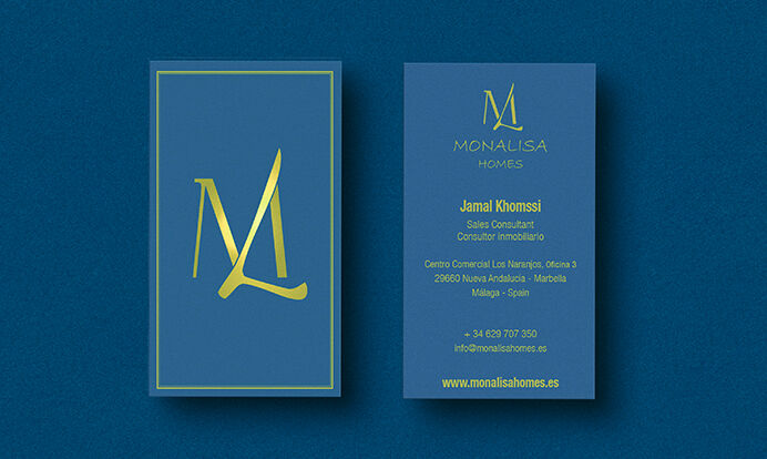 Diseño de tarjetas de visita de color azul con letras doradas para Monalisa Homes