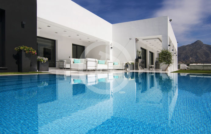 Villa real estate exterior photography, photo taken in Marbella, Málaga